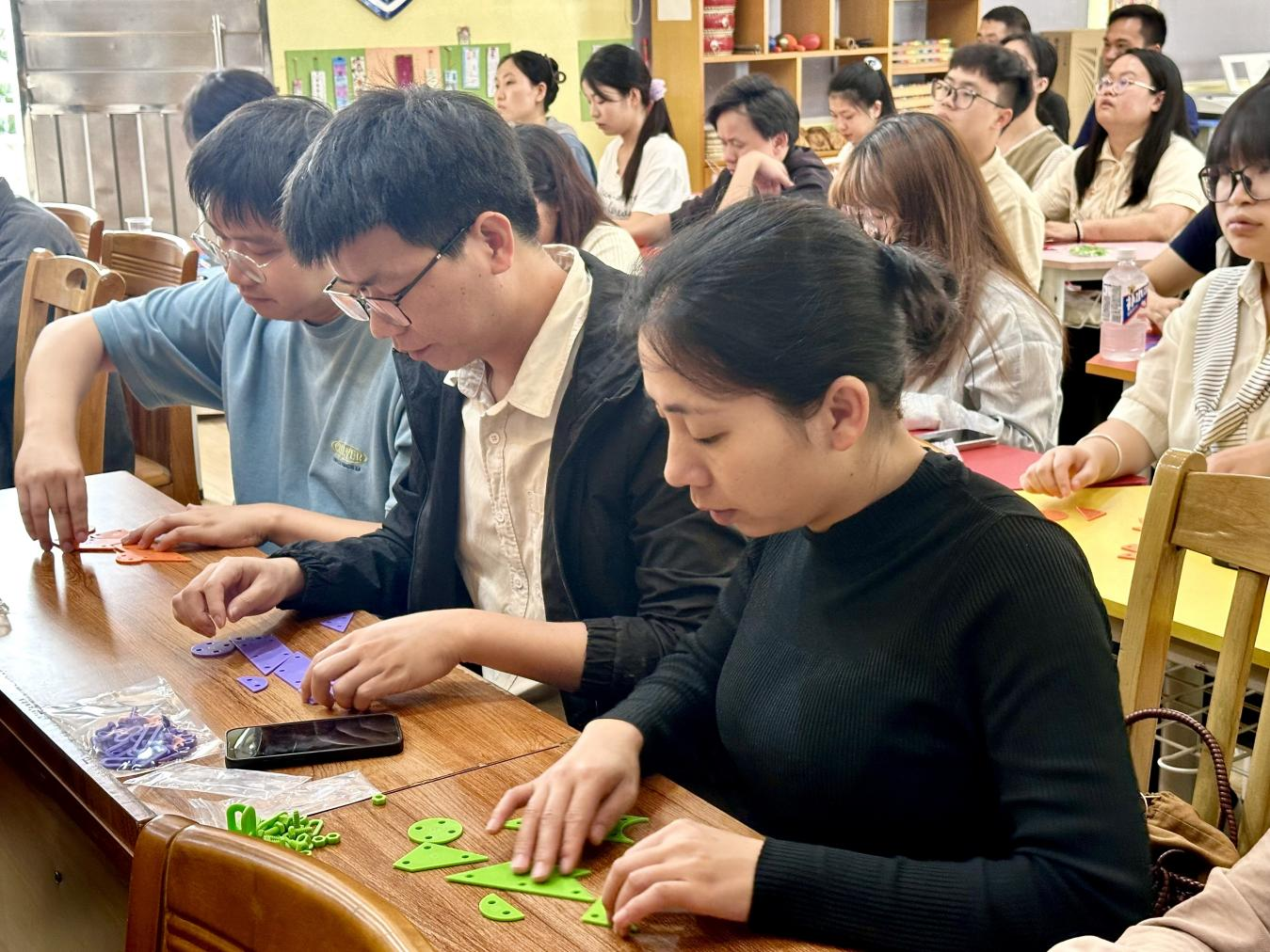七巧啟智，共促科技教育——云浮市第五屆青少年科技七巧板創意制作競賽教師培訓班（郁南站）在都城鎮錦江小學舉辦3.png